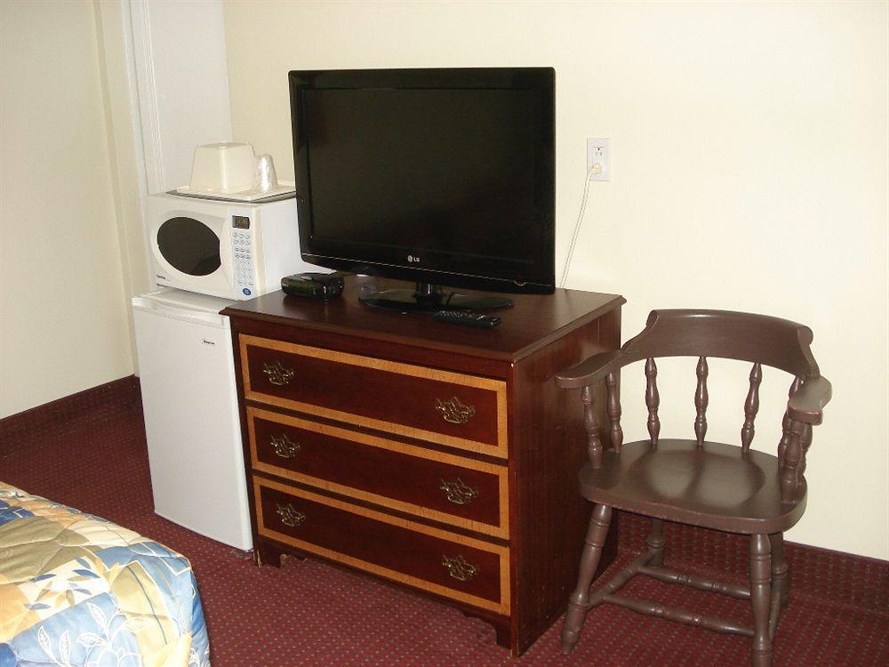 Lincoln Motel Sturgeon Falls Экстерьер фото