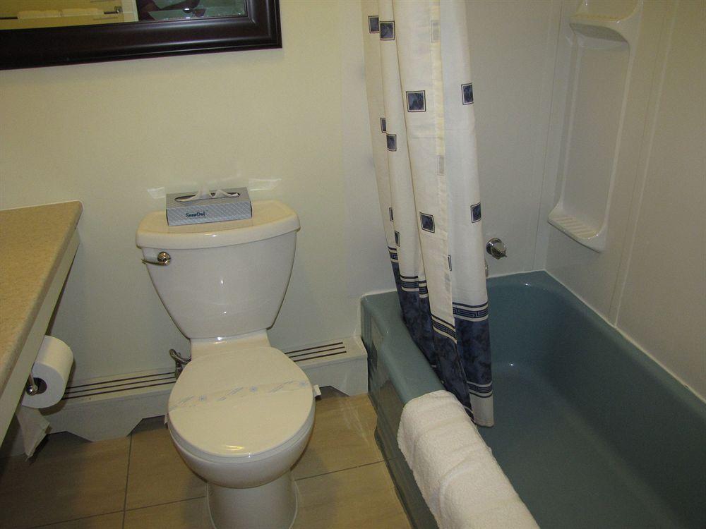 Lincoln Motel Sturgeon Falls Экстерьер фото